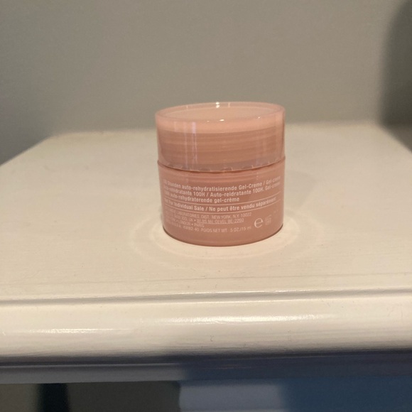 Clinique moisturize surge moisturizer NWT - Picture 5 of 12
